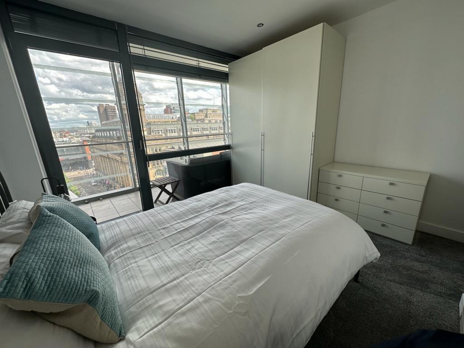 2 bedroom Flat to let in 1 Deansgate, Manchester