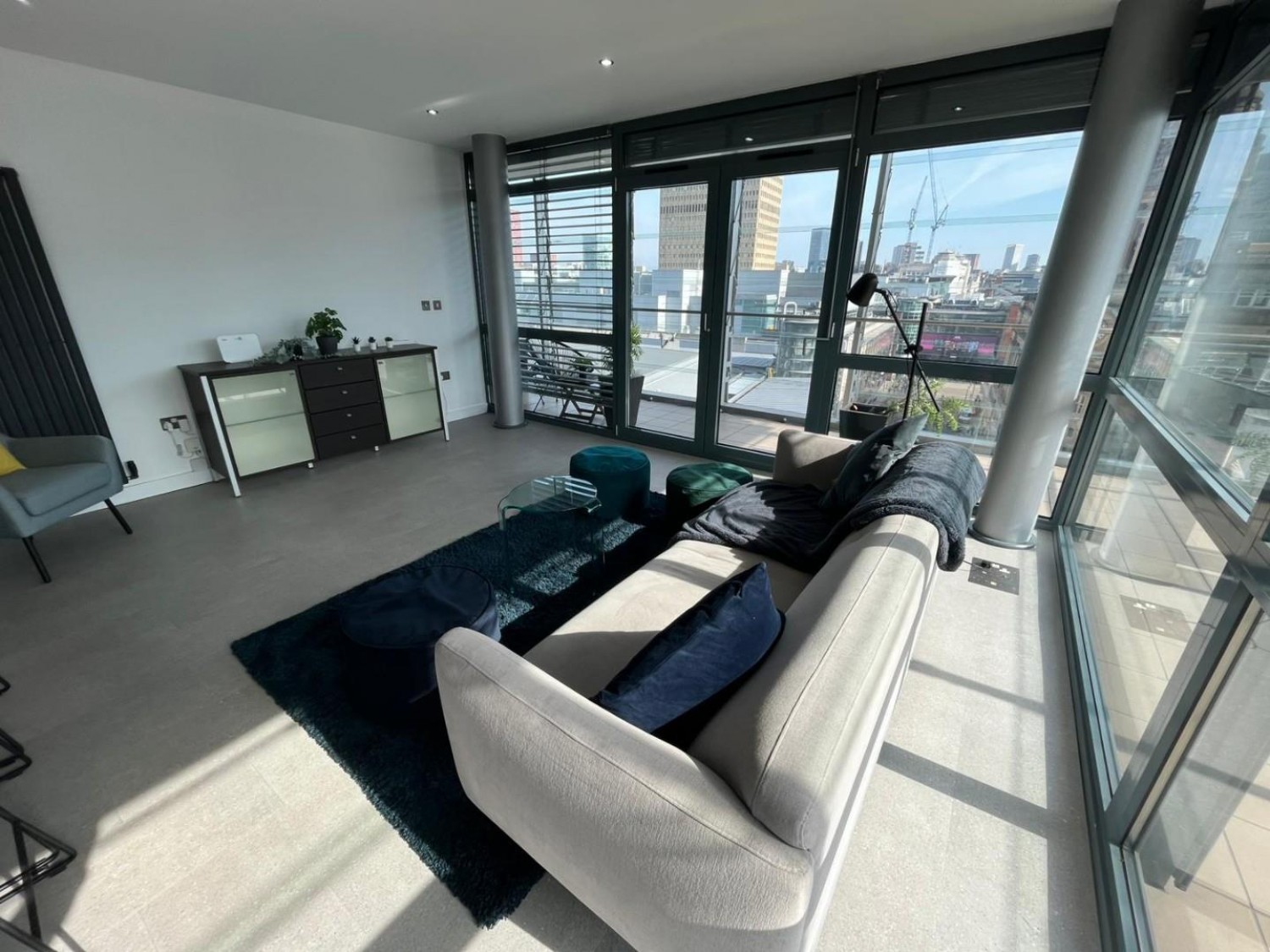 2 bedroom Flat to let in 1 Deansgate, Manchester