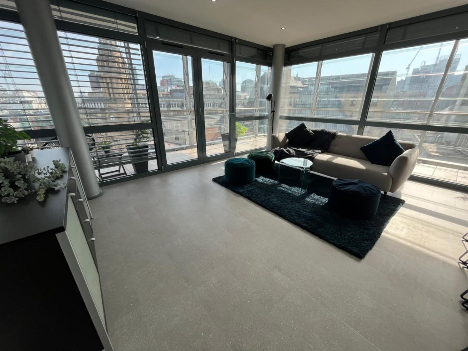 2 bedroom Flat to let in 1 Deansgate, Manchester