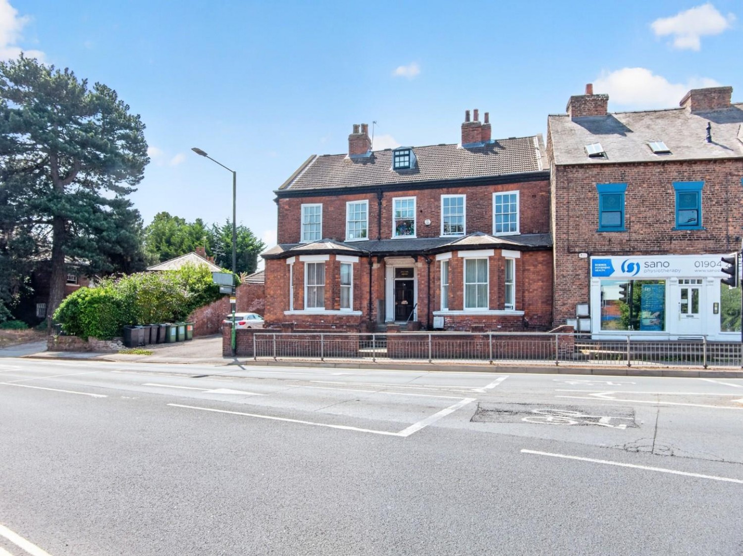 2 bedroom Flat for sale in Holgate Road, York