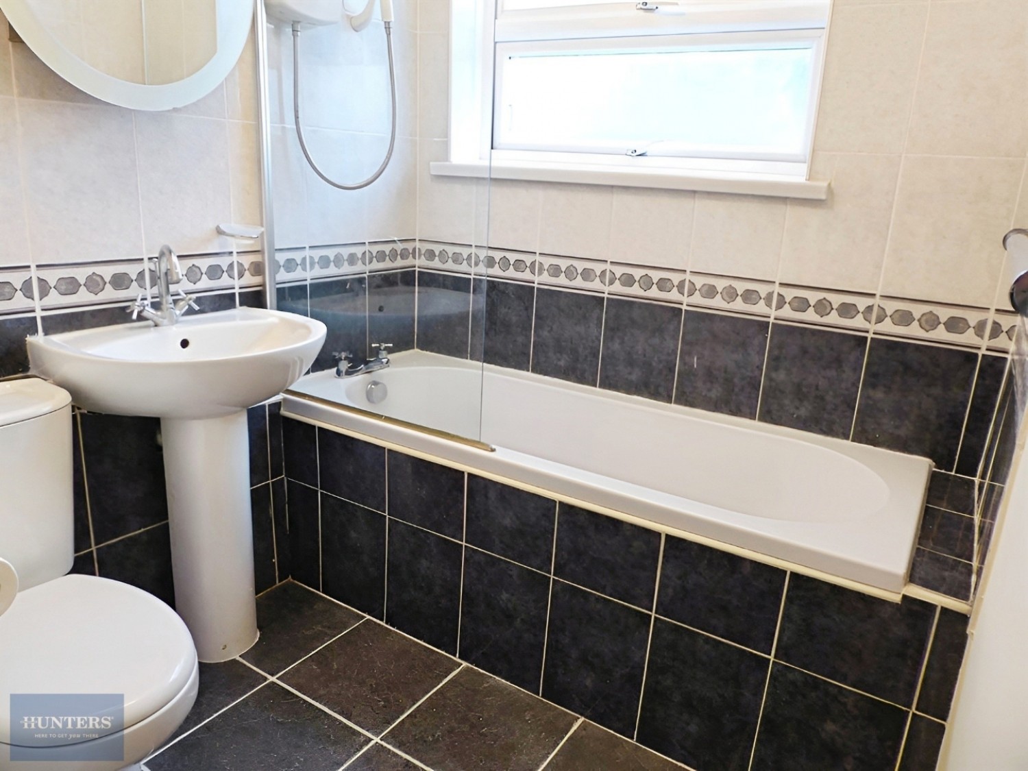 2 bedroom Flat to let in 2 Chad Valley Close, Harborne, Birmingham, B17