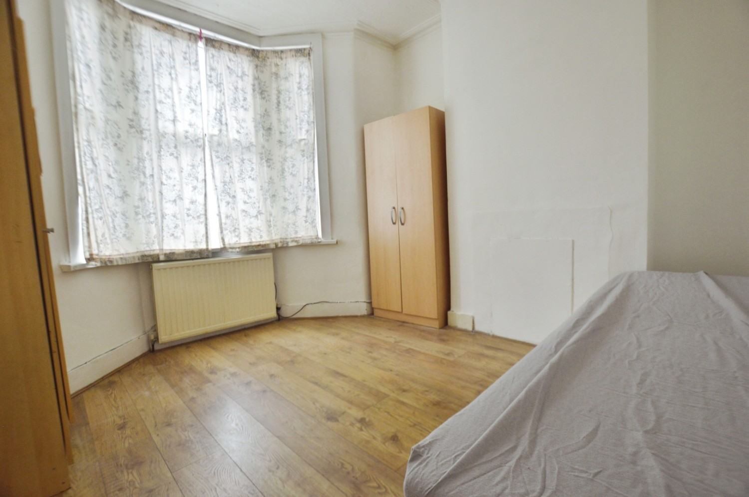 3 bedroom House for sale in Clifton Road, Forest Gate, London, E7 8QE