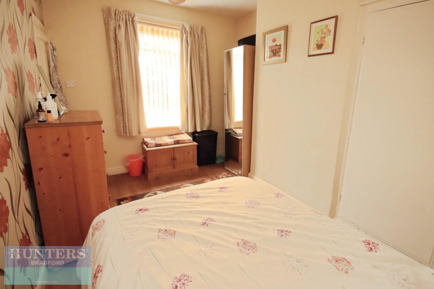 5 bedroom House for sale in Holme Lane Bradford, West Yorkshire, BD4 0QA