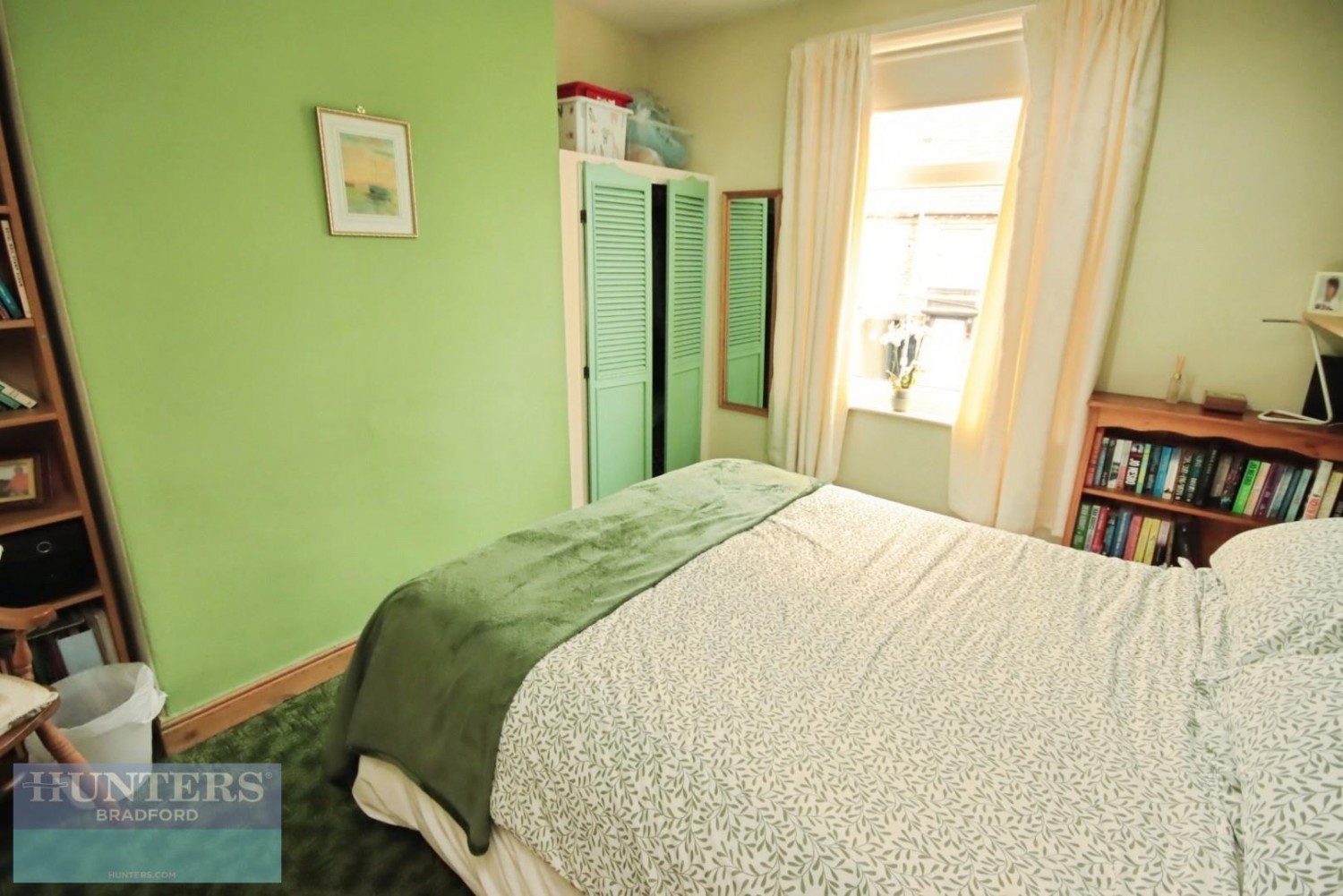 5 bedroom House for sale in Holme Lane Bradford, West Yorkshire, BD4 0QA