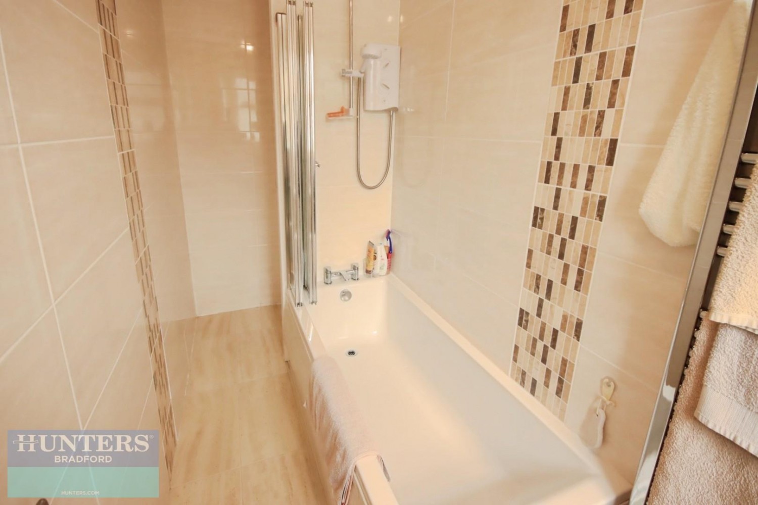 5 bedroom House for sale in Holme Lane Bradford, West Yorkshire, BD4 0QA