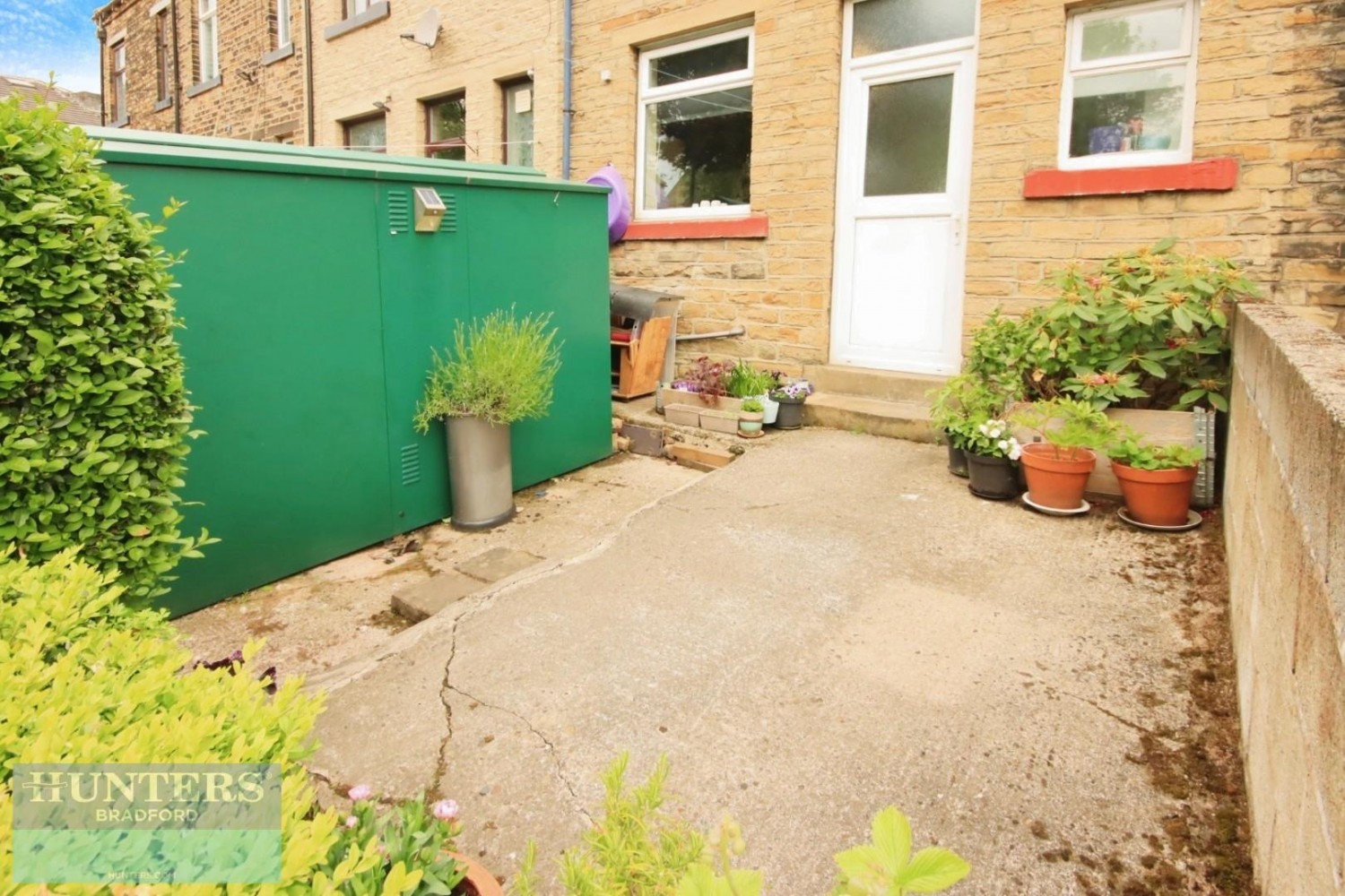 5 bedroom House for sale in Holme Lane Bradford, West Yorkshire, BD4 0QA
