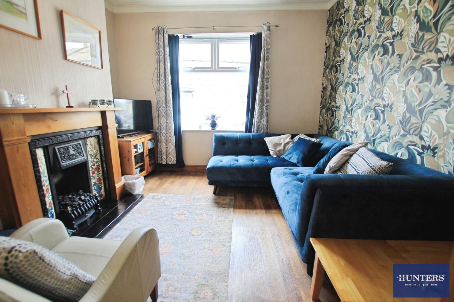 5 bedroom House for sale in Holme Lane Bradford, West Yorkshire, BD4 0QA