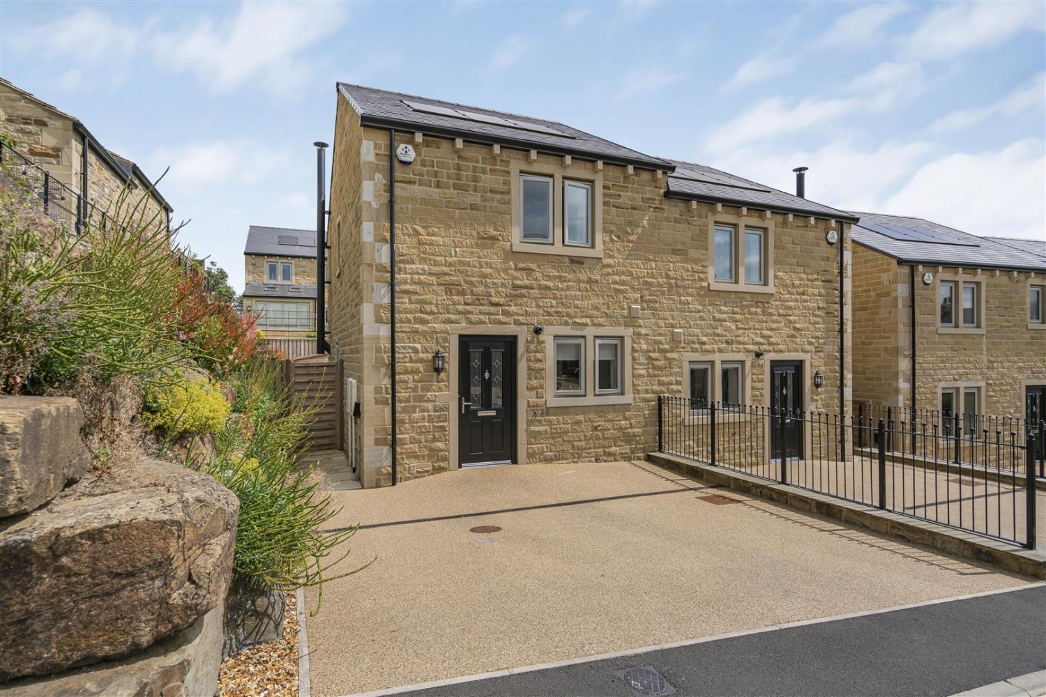 2 bedroom House for sale in Hawks Wood View, Embsay, Skipton