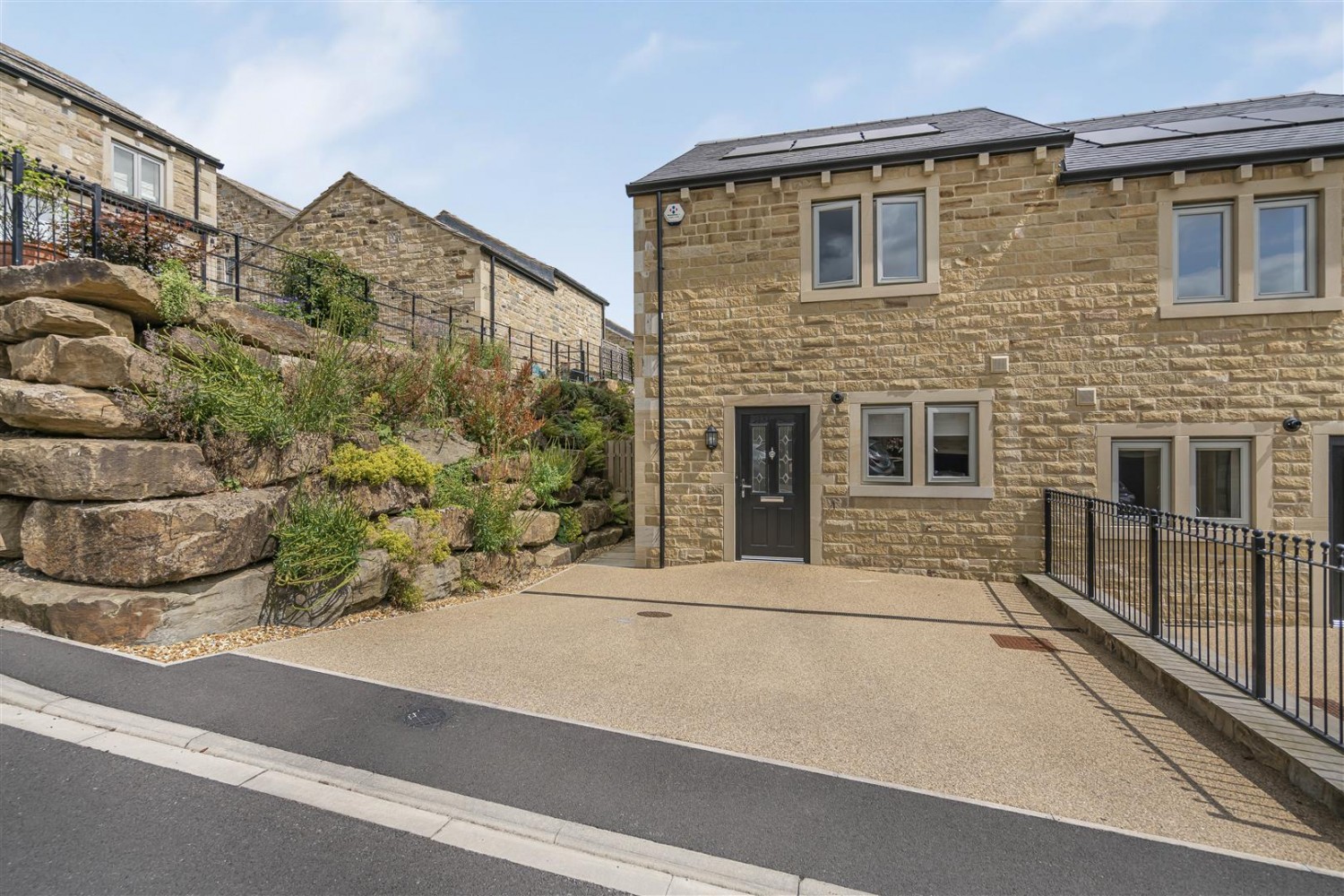 2 bedroom House for sale in Hawks Wood View, Embsay, Skipton