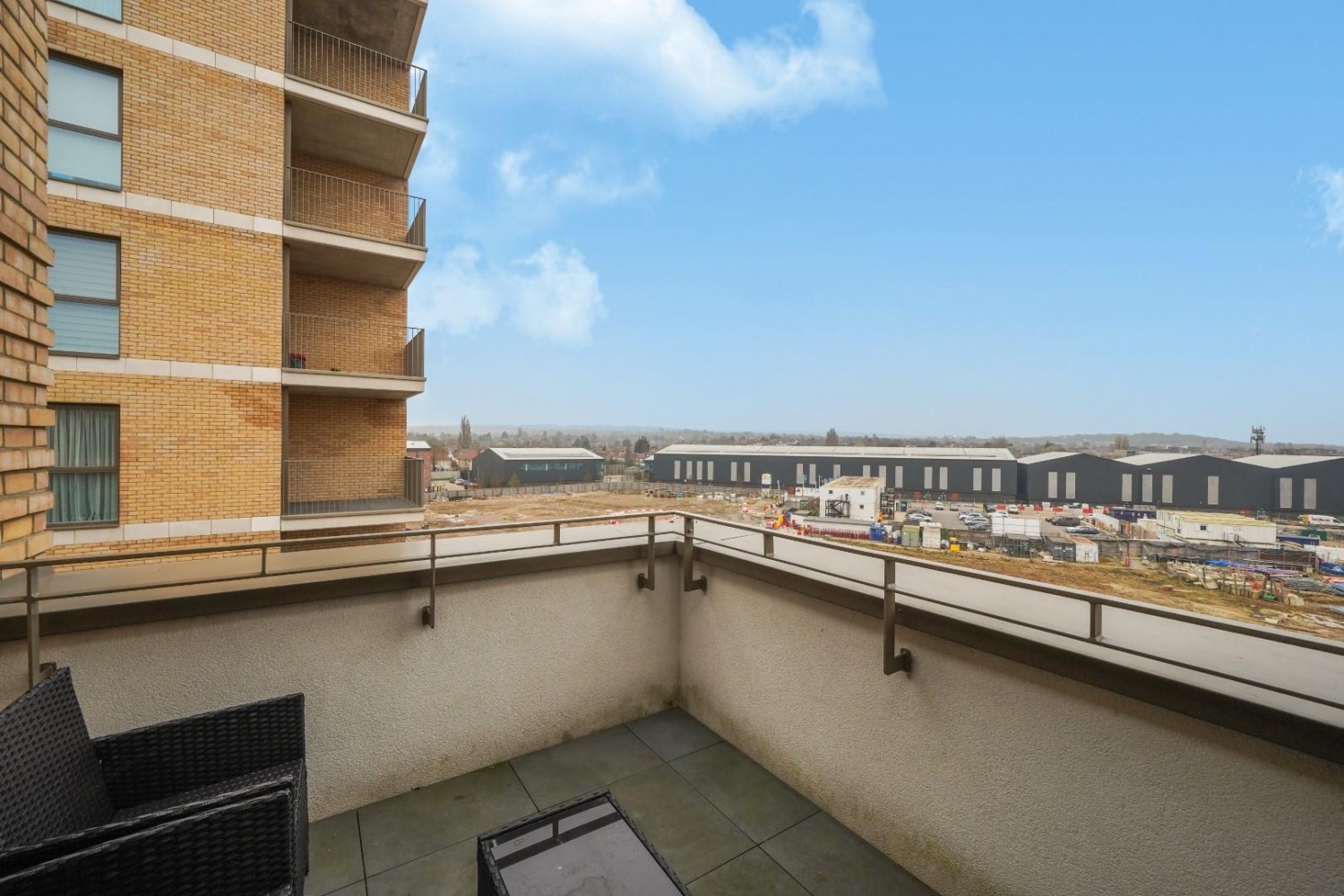 2 bedroom Flat to let in Meadowview Close, Harrow