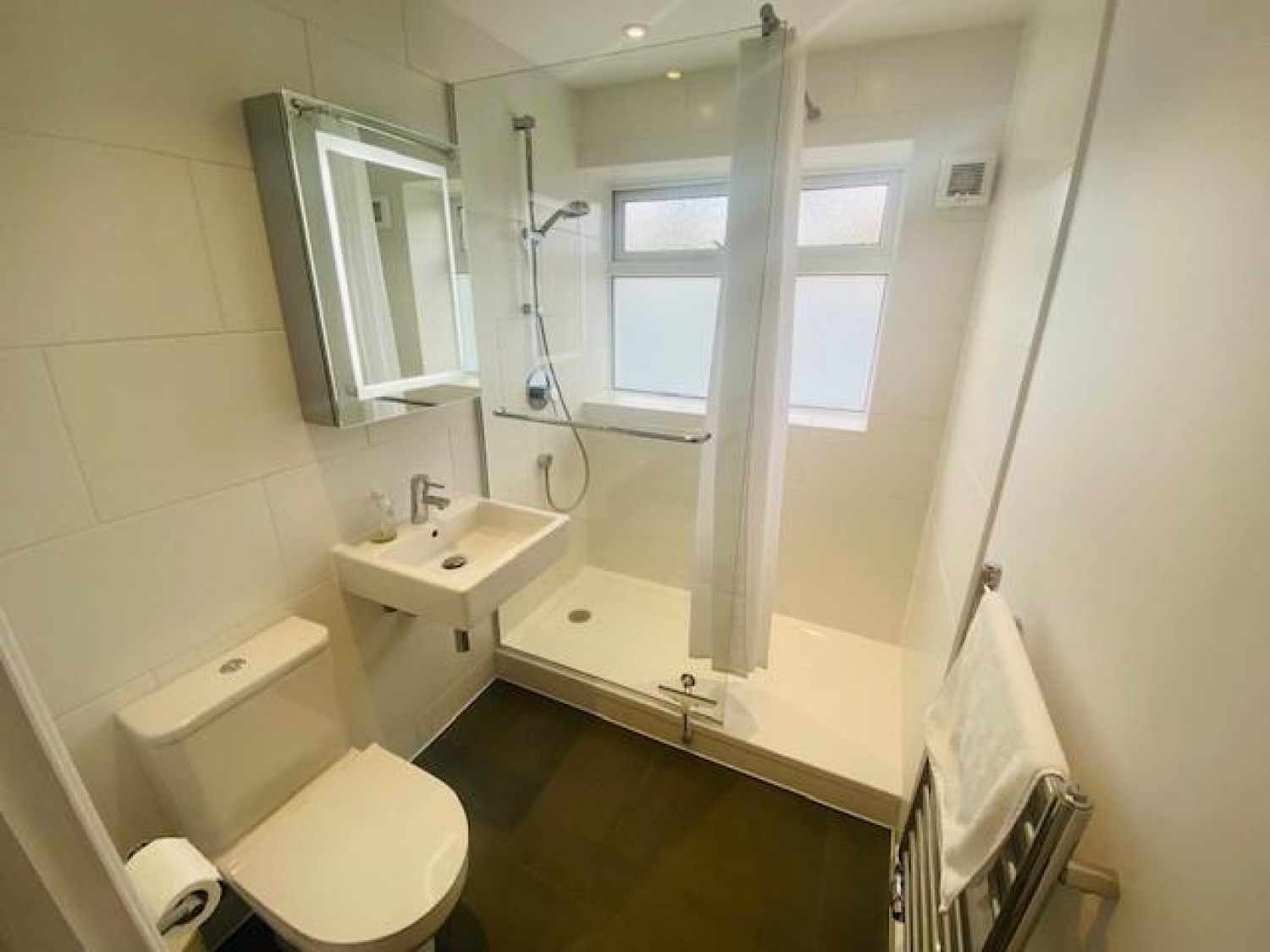 3 bedroom Flat to let in Eaton Court, Sutton Coldfield, West Midlands