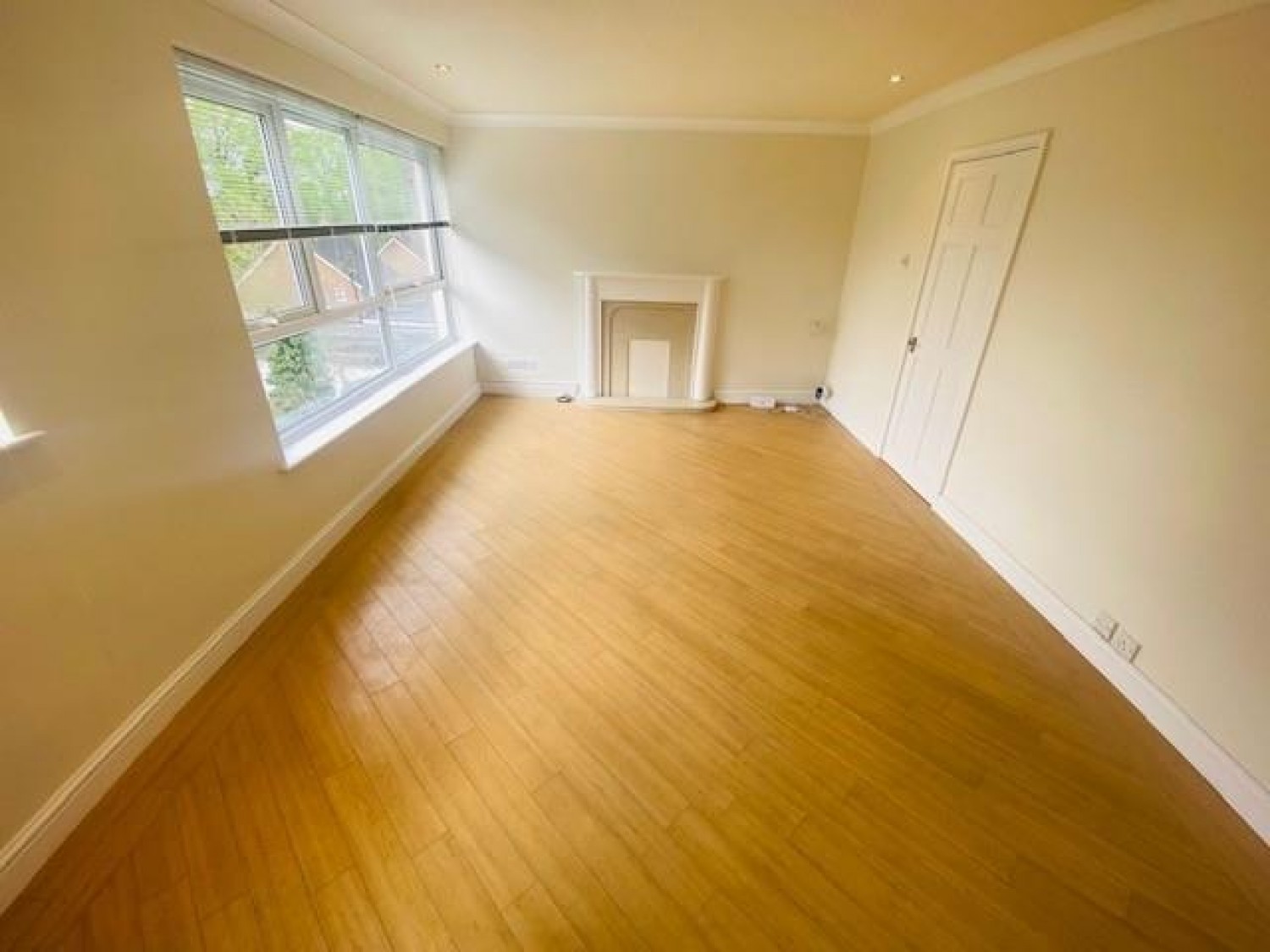 3 bedroom Flat to let in Eaton Court, Sutton Coldfield, West Midlands