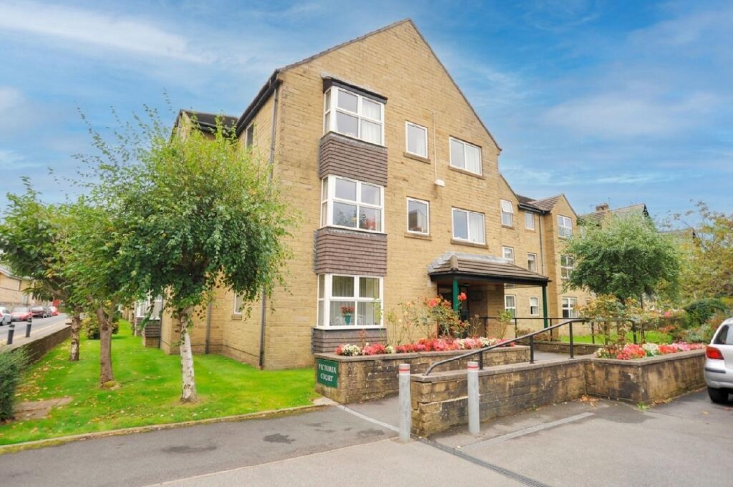2 bedroom Flat for sale in Woodlands Avenue, Harrogate