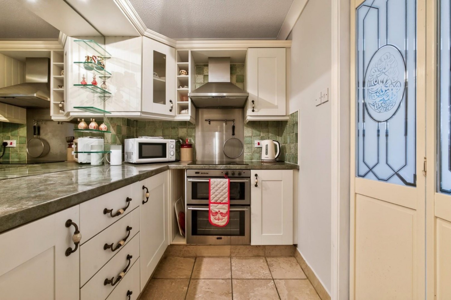 2 bedroom Flat for sale in Woodlands Avenue, Harrogate