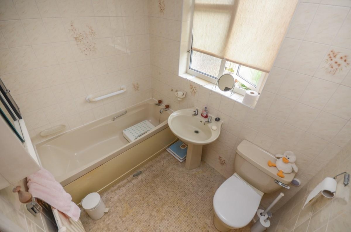 Queensholm Crescent, Downend, Bristol, BS16 6LL