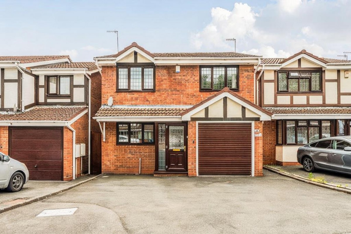 Fernhurst Drive, Brierley Hill, DY5 4PU