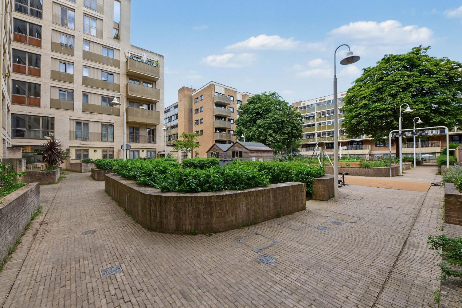 2 bedroom Flat for sale in Casbeard Street, London, N4