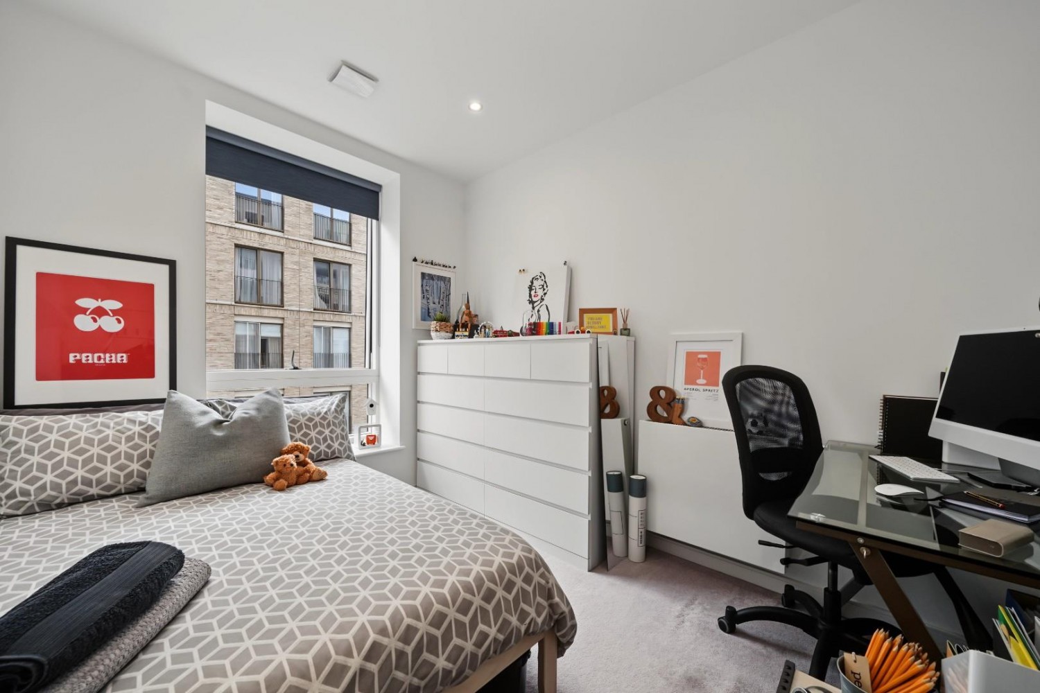 2 bedroom Flat for sale in Casbeard Street, London, N4