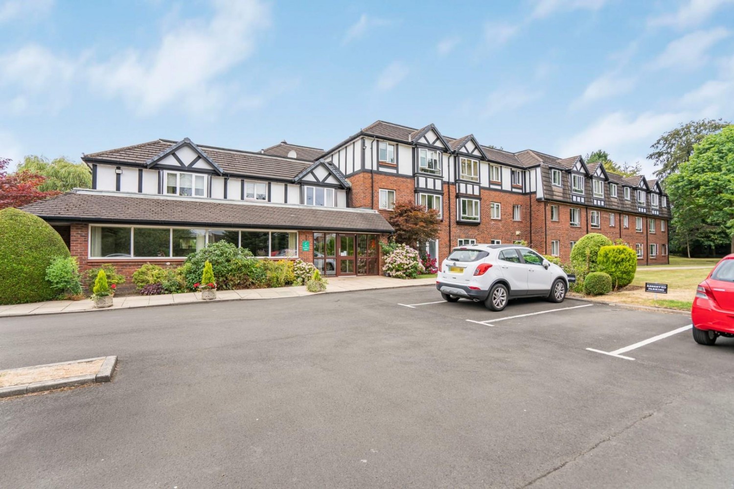 1 bedroom Flat for sale in Barton Road, Worsley, Manchester