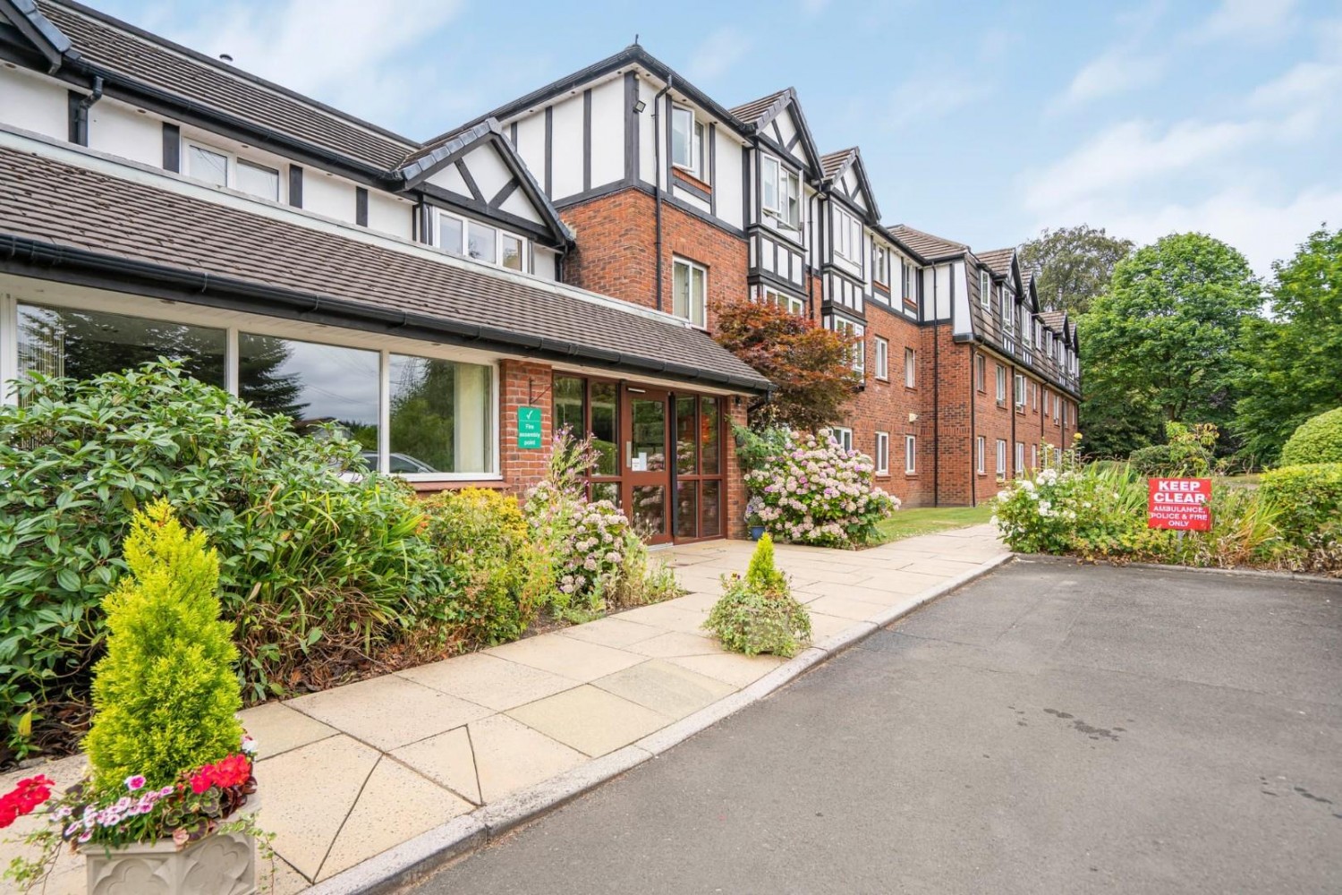 1 bedroom Flat for sale in Barton Road, Worsley, Manchester