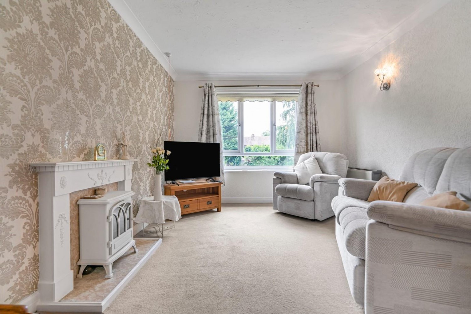 1 bedroom Flat for sale in Barton Road, Worsley, Manchester