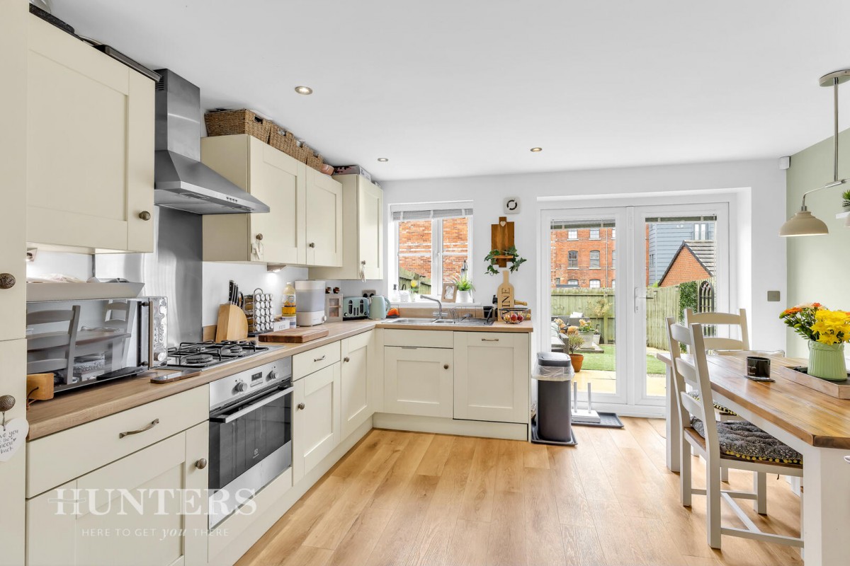 Oakhurst Drive, Wardle OL12 9SY