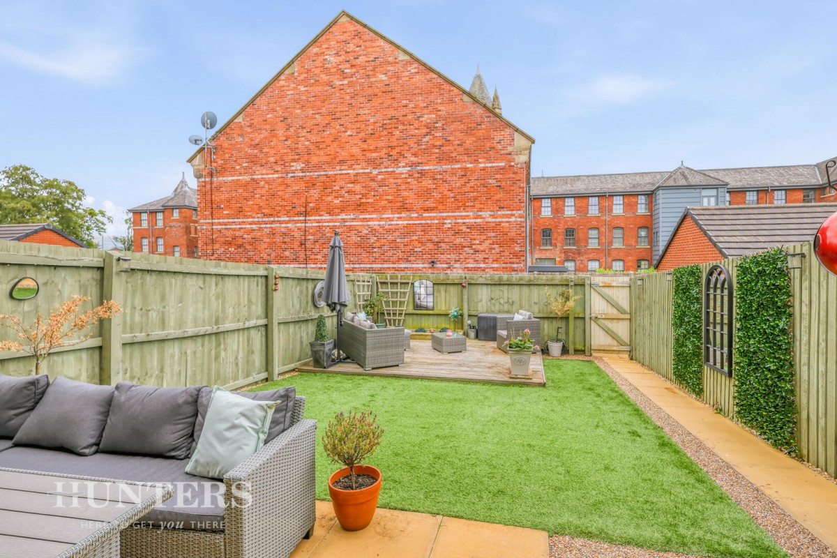 Oakhurst Drive, Wardle OL12 9SY