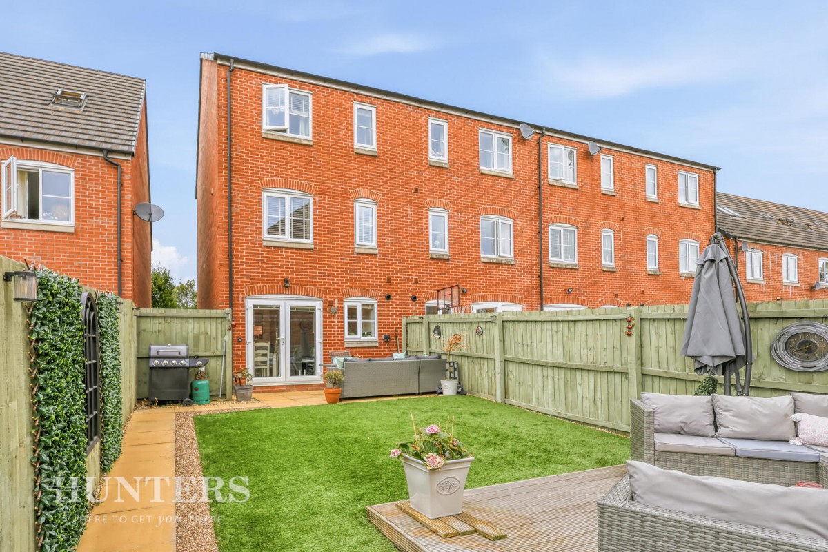 Oakhurst Drive, Wardle OL12 9SY