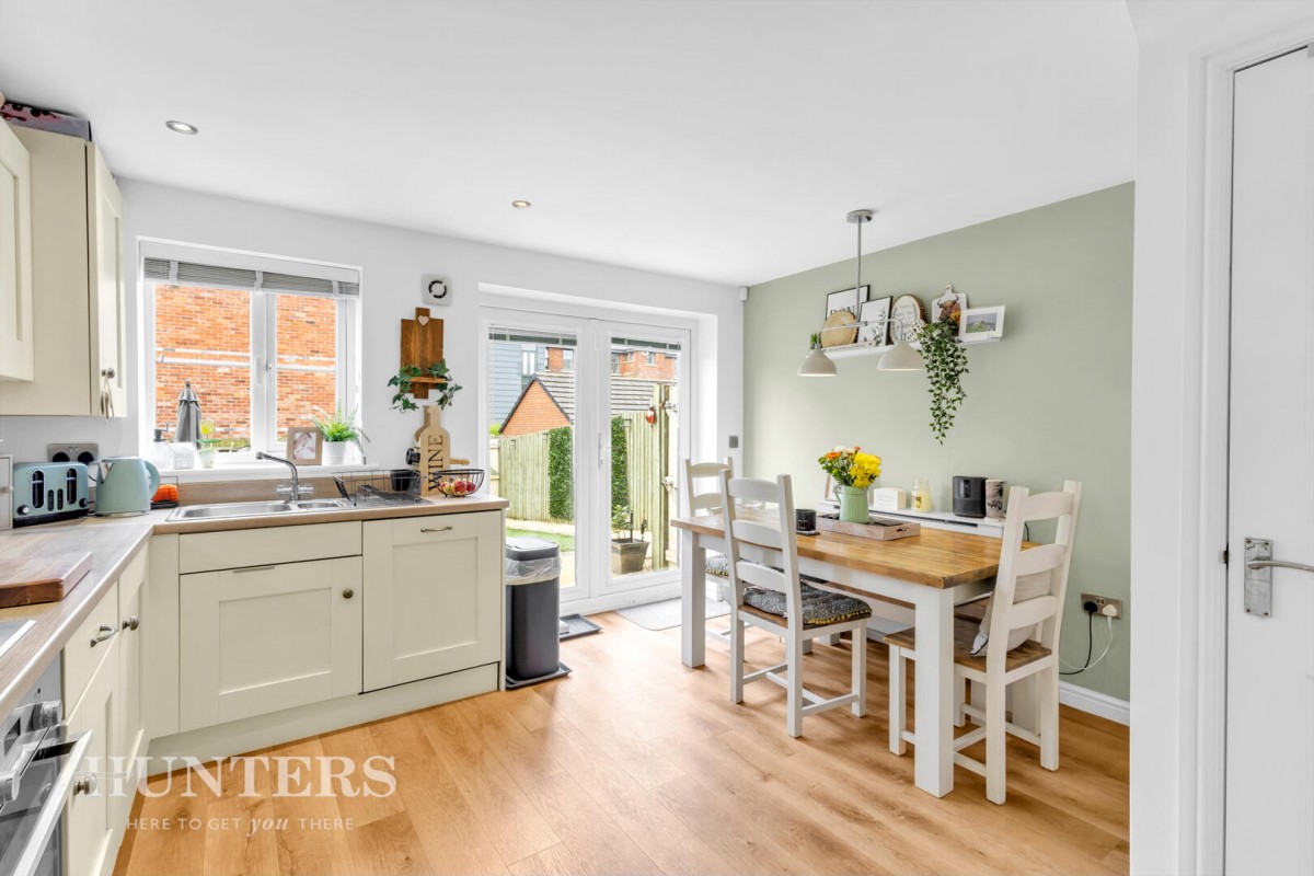 Oakhurst Drive, Wardle OL12 9SY