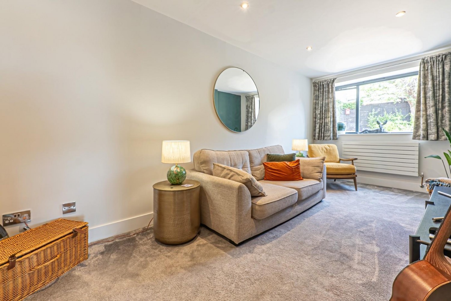 4 bedroom House for sale in High Street, Burcott, Leighton Buzzard