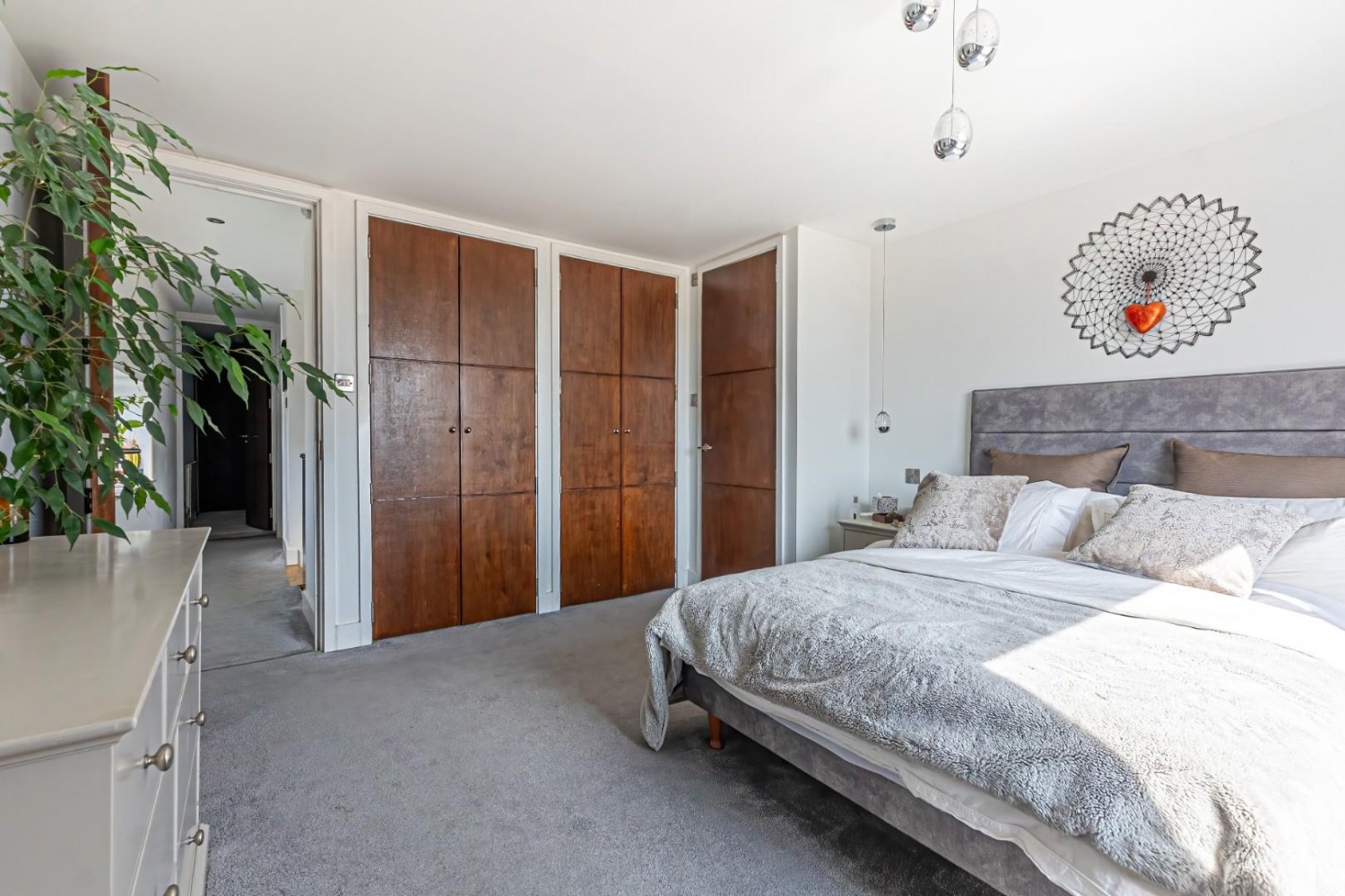 4 bedroom House for sale in High Street, Burcott, Leighton Buzzard