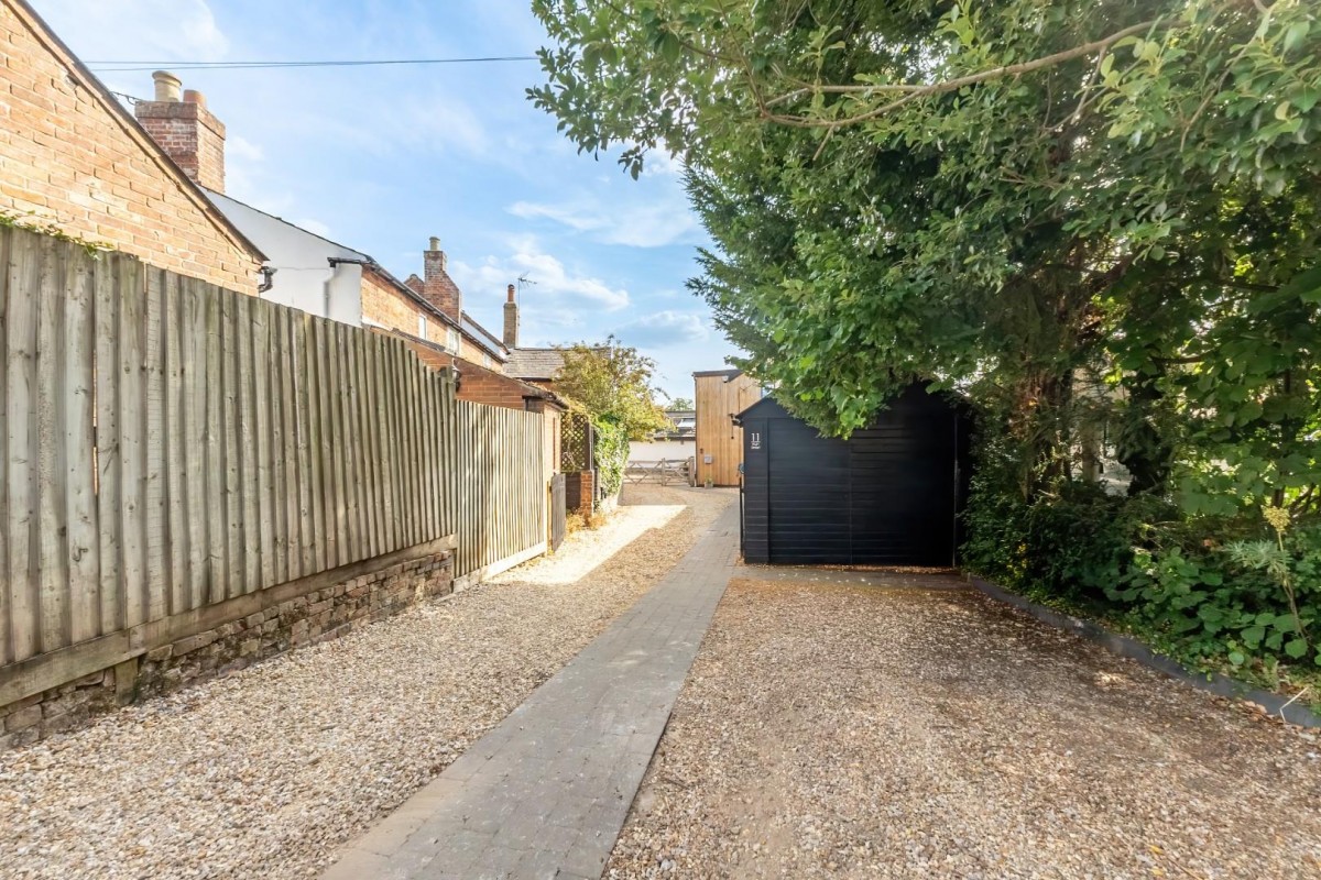 High Street, Burcott, Leighton Buzzard