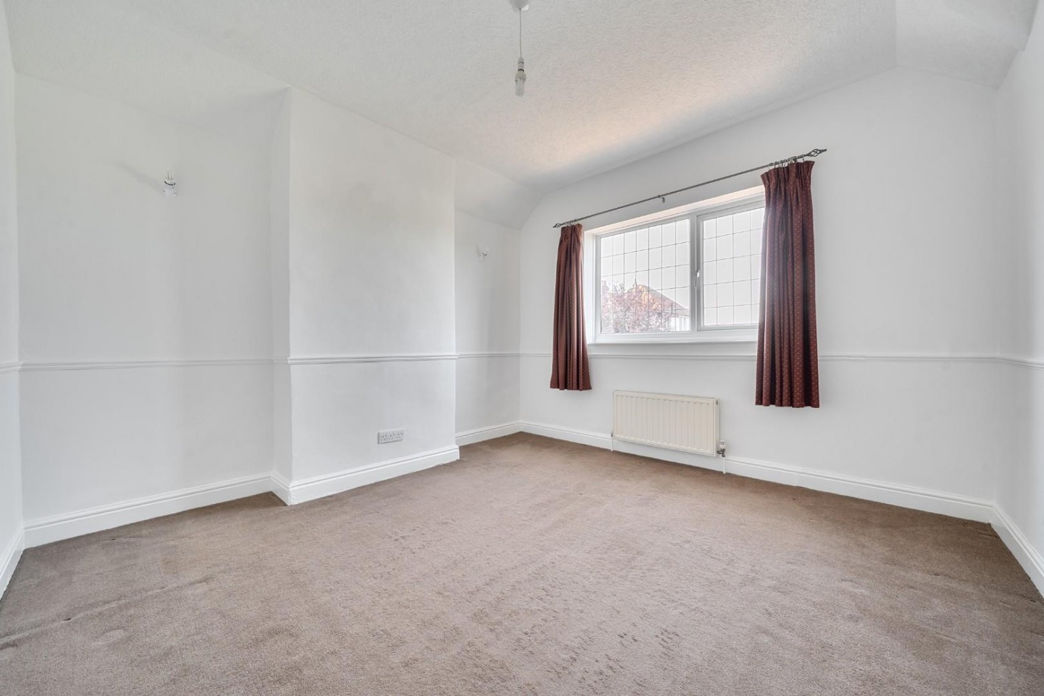 4 bedroom House for sale in Park View Road, Chapeltown, Sheffield