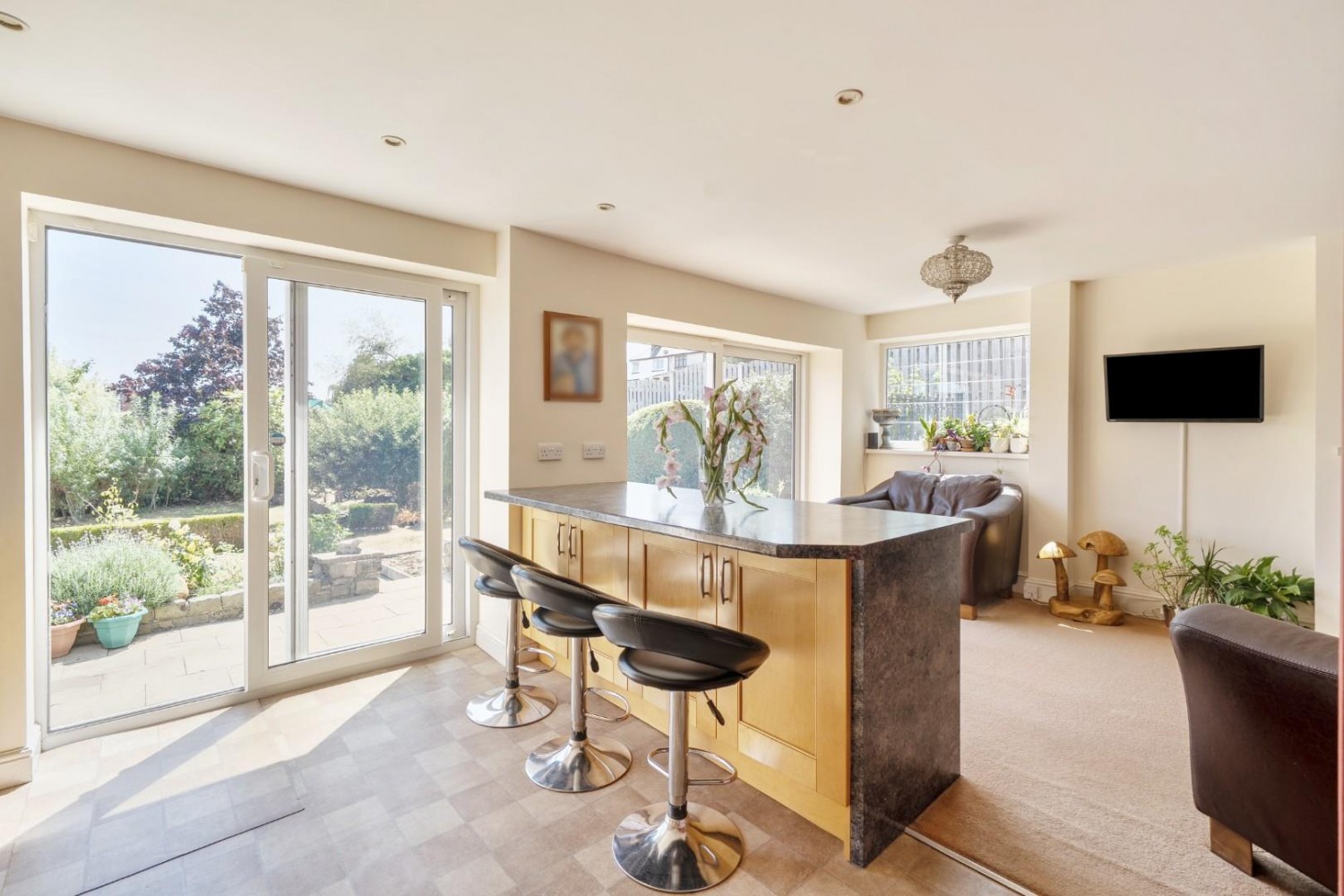 4 bedroom House for sale in Park View Road, Chapeltown, Sheffield