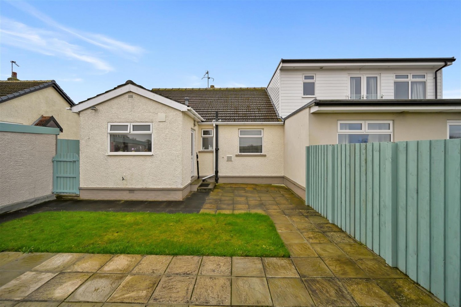 2 bedroom Bungalow for sale in Glenmere Mount, Yeadon, Leeds