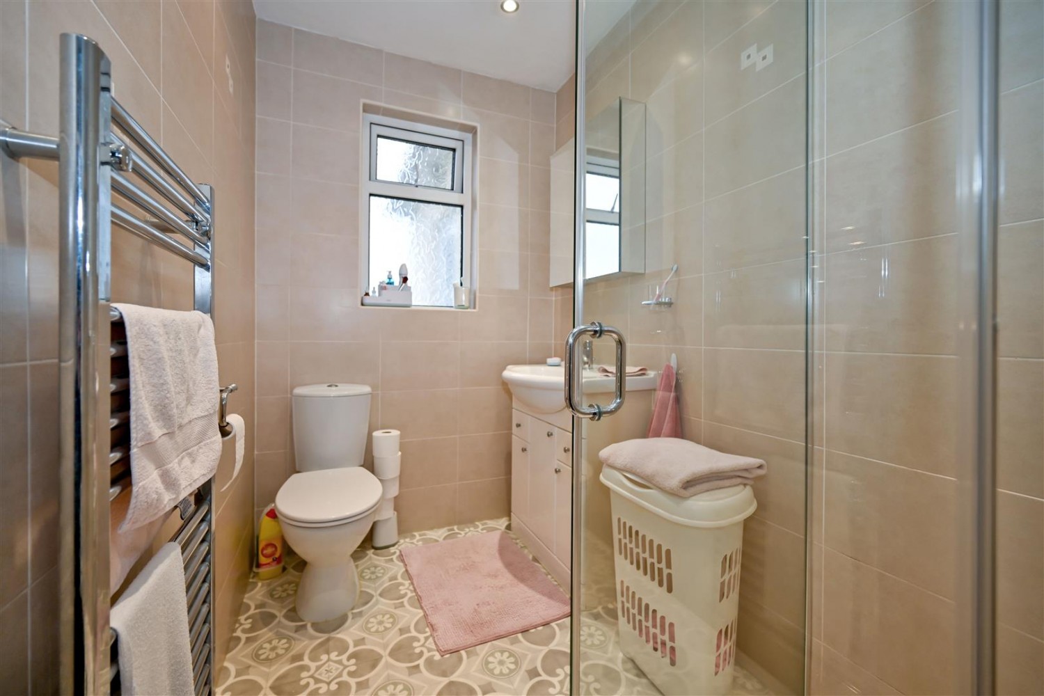 2 bedroom Bungalow for sale in Glenmere Mount, Yeadon, Leeds