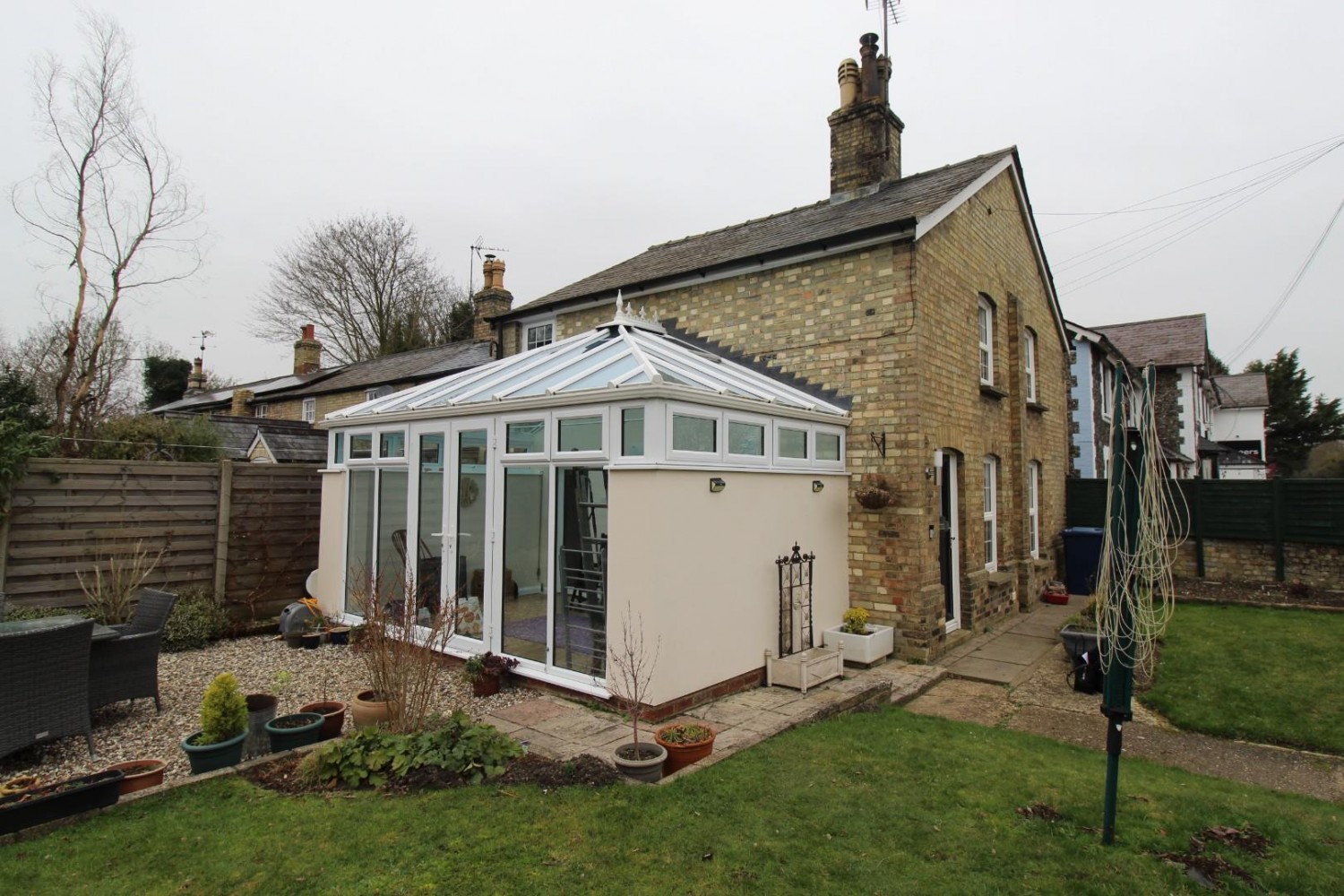 3 bedroom House to let in Station Road, Odsey