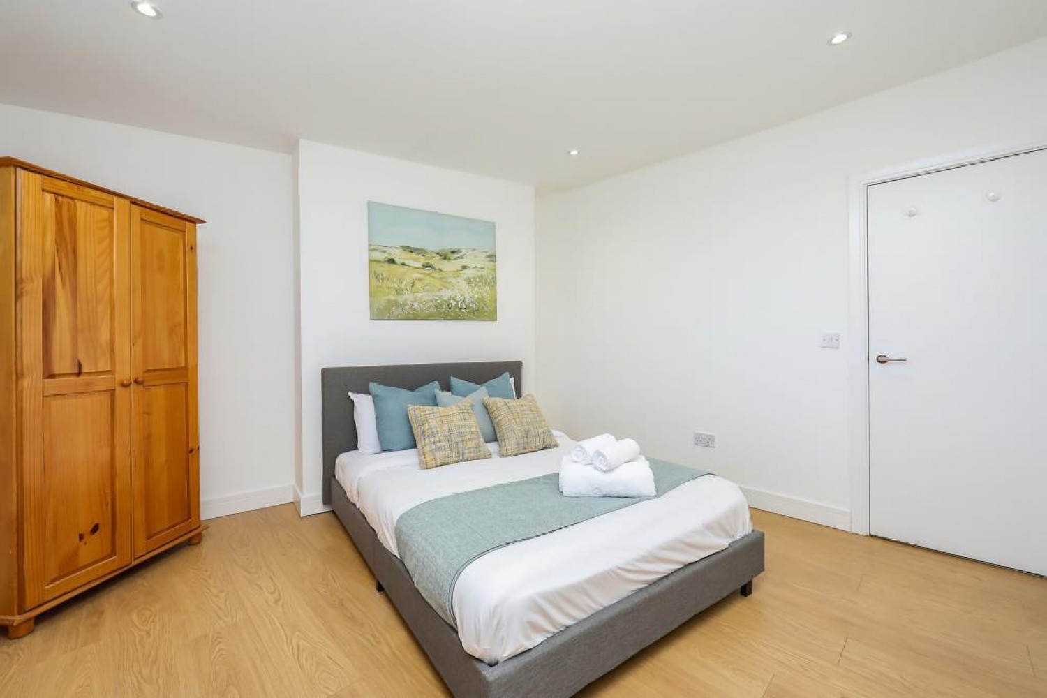 1 bedroom Flat to let in Turnpike Lane, London, N8