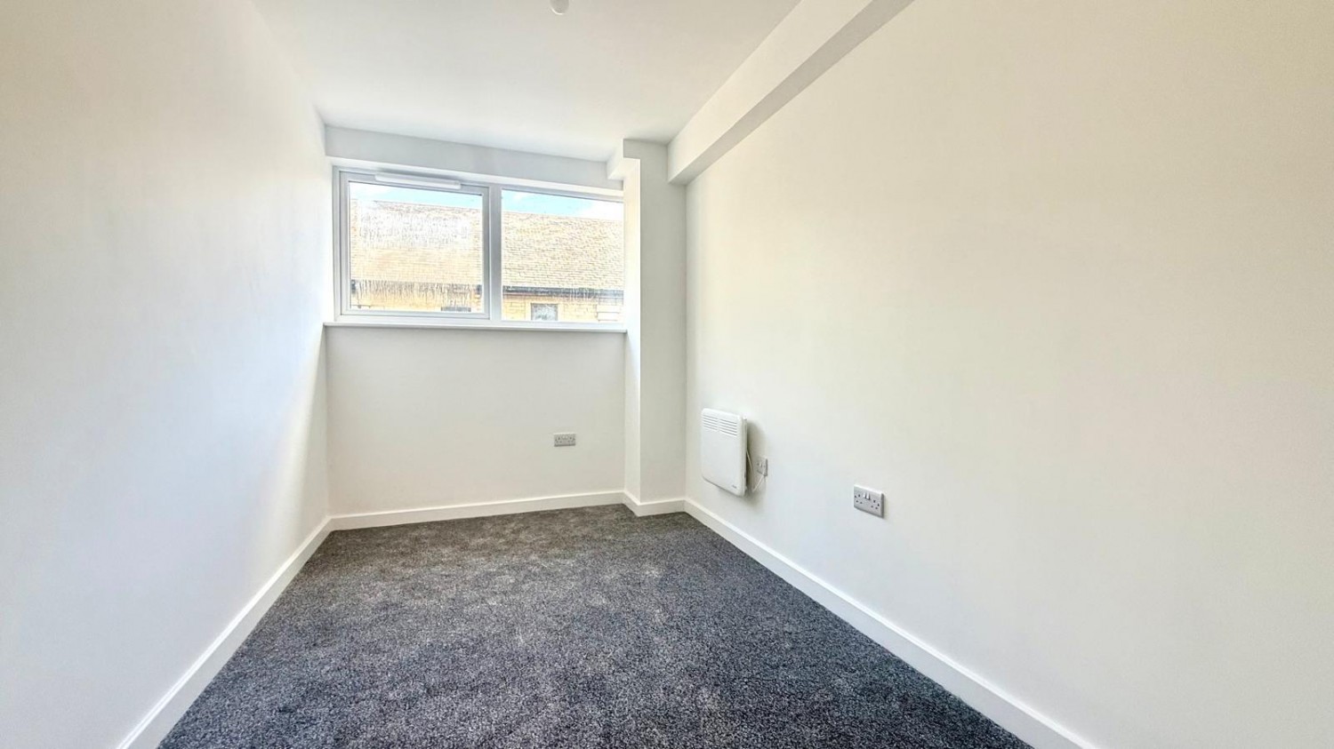 1 bedroom Flat to let in Church Street, Dewsbury
