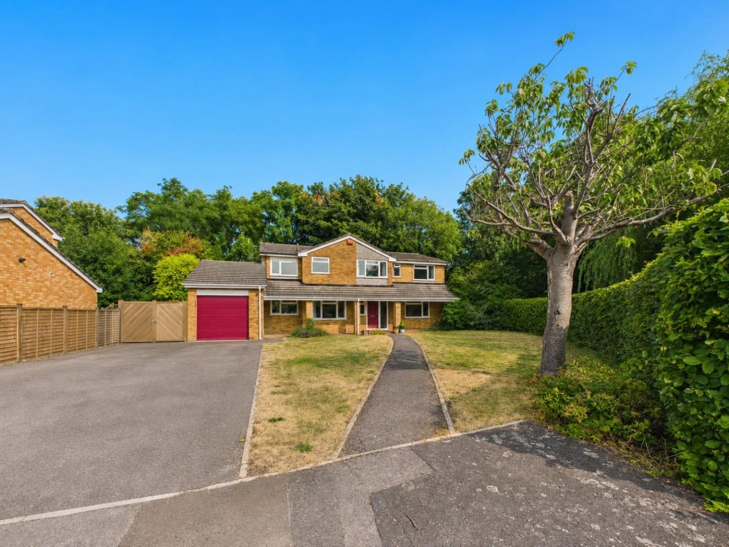 5 bedroom House for sale in Downfield Close, Alveston