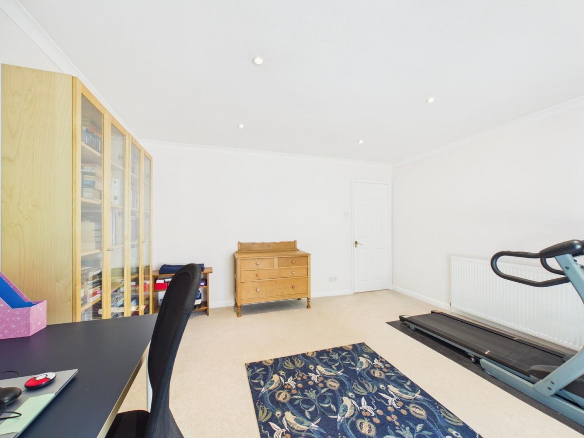 Downfield Close, Alveston