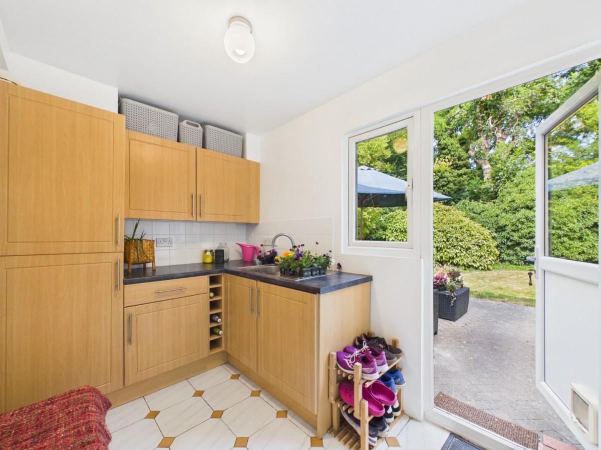 Downfield Close, Alveston