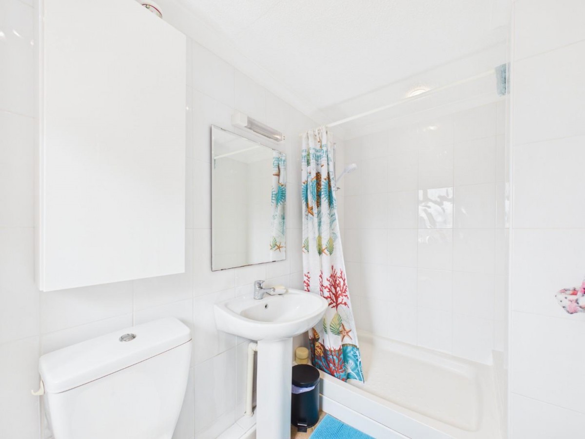 Downfield Close, Alveston