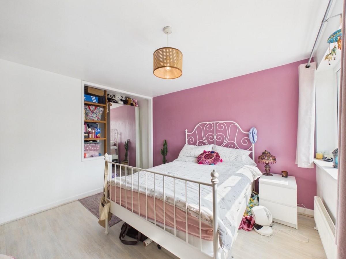 Downfield Close, Alveston