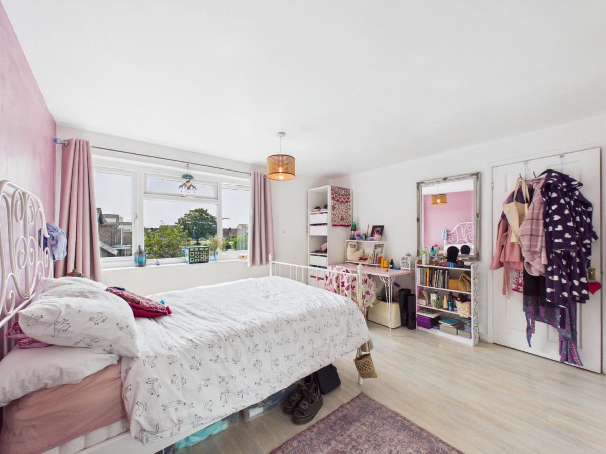 Downfield Close, Alveston
