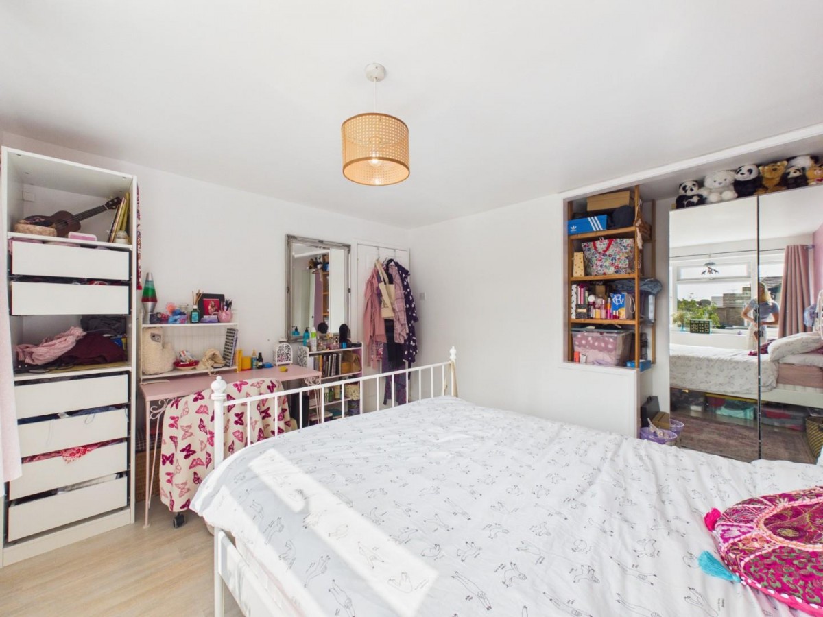 Downfield Close, Alveston