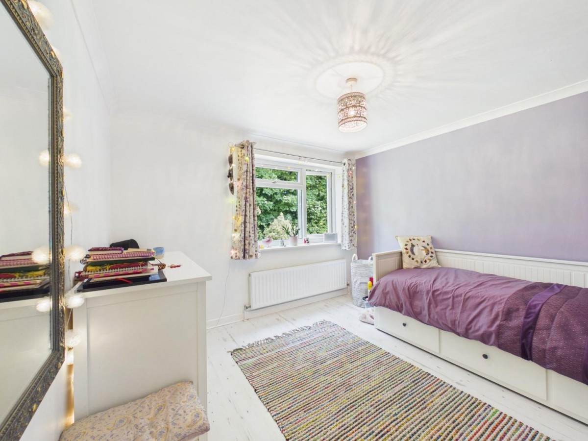 Downfield Close, Alveston