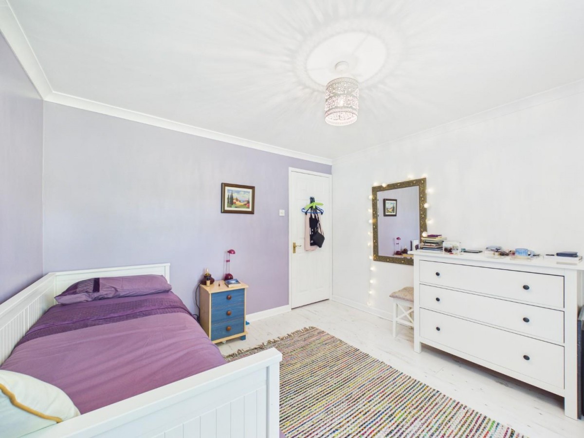 Downfield Close, Alveston