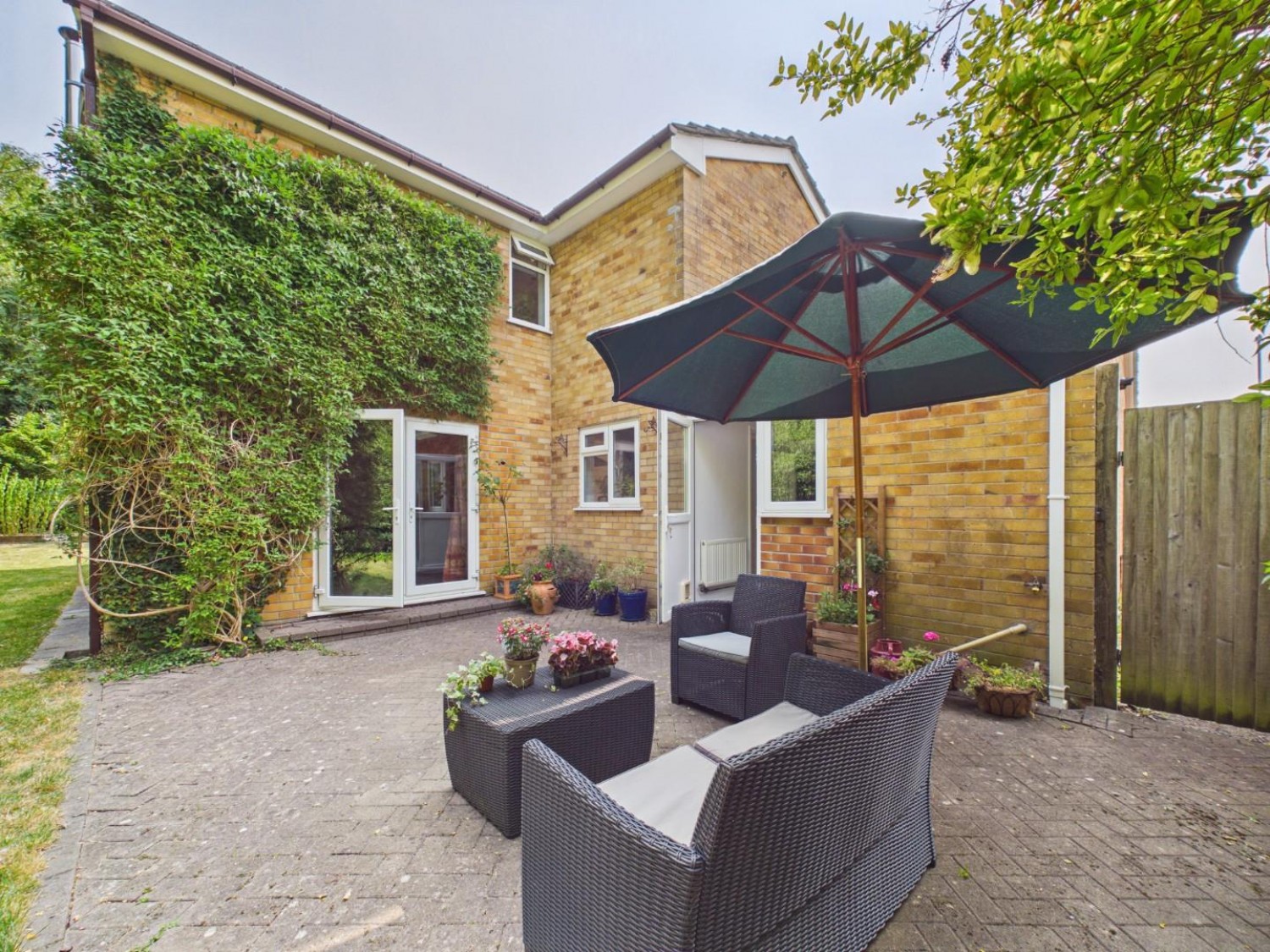 5 bedroom House for sale in Downfield Close, Alveston