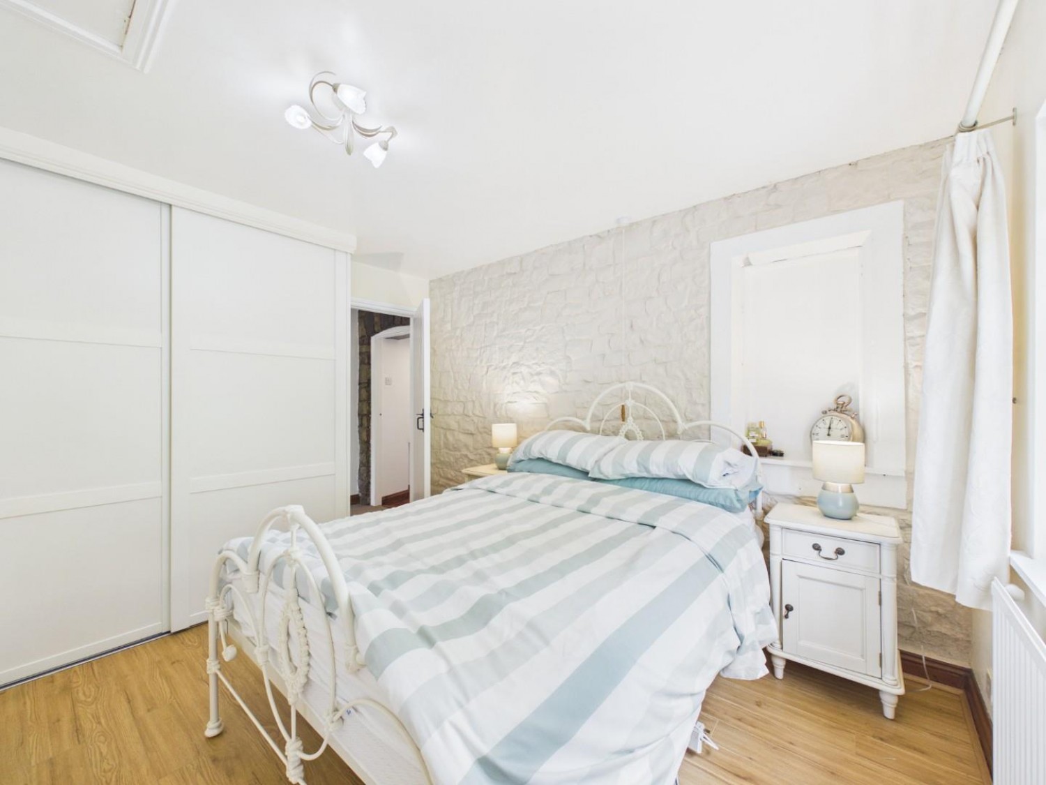 3 bedroom House for sale in Thornbury Road, Thornbury, Bristol
